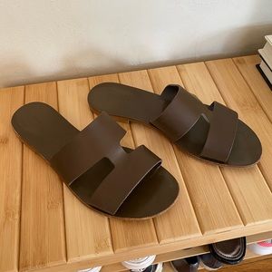Everlane sandals